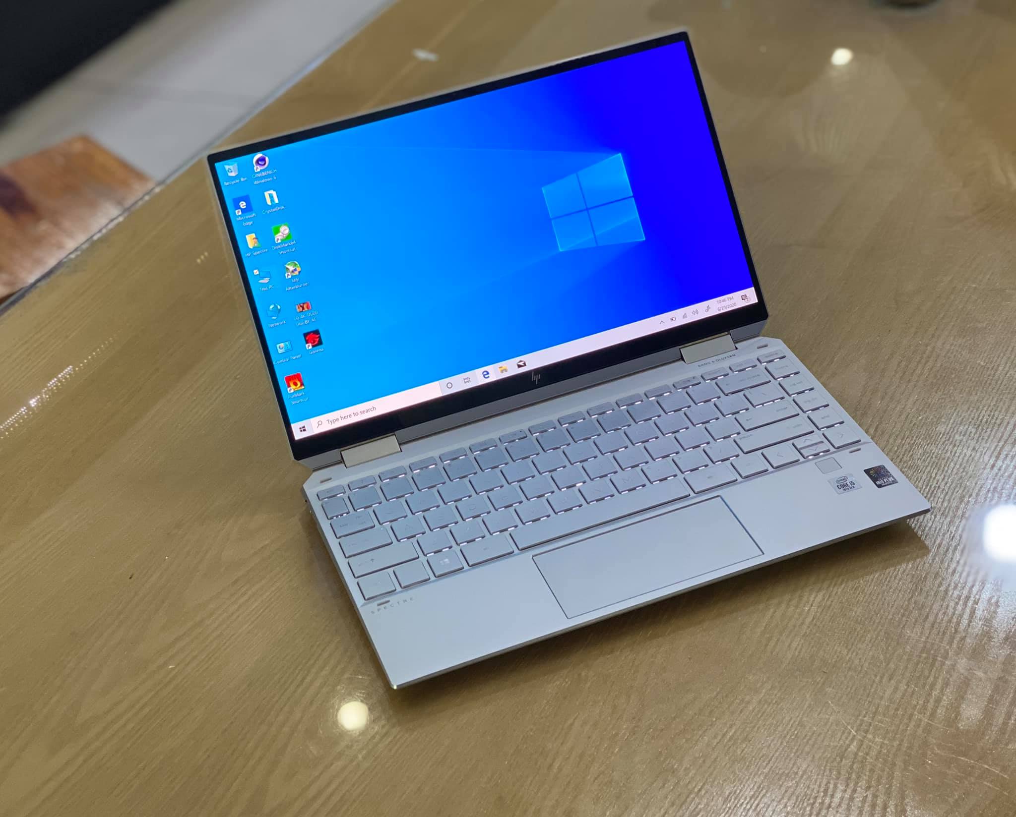 Laptop HP Spectre x360 Convertible 2020-3.jpg